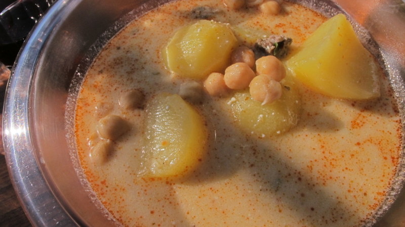 Joghurt-Kichererbsensuppe